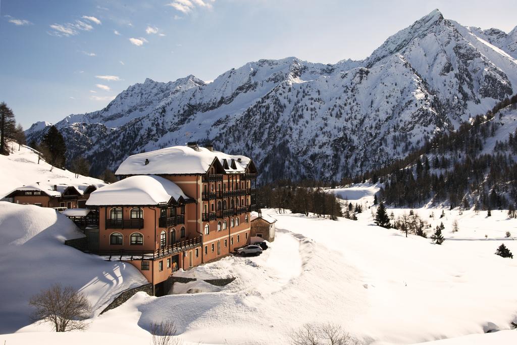 Locanda Locatori Passo del Tonale Kültér fotó