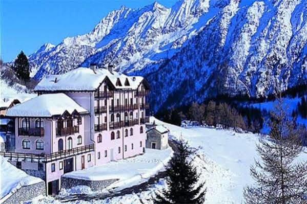 Locanda Locatori Passo del Tonale Kültér fotó